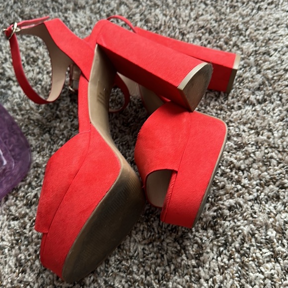 Red heels - Picture 3 of 4